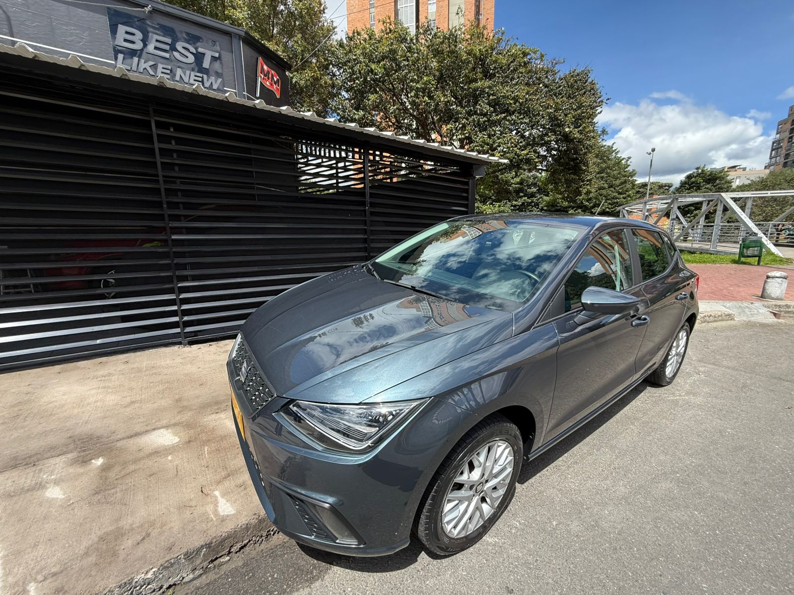 SEAT Ibiza Style 2022 automático color gris usado en venta Bogotá